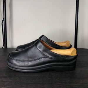 Footprints by Birkenstock Black Leather Slip On Mules Sz 38